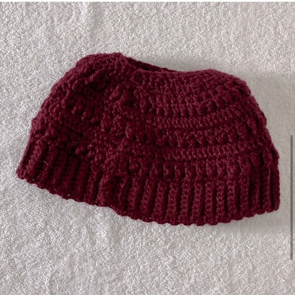 5/$25 Handmade Burgundy Knit Toque Beanie Winter Had With Bun/Ponytail Hole - Picture 5 of 7
